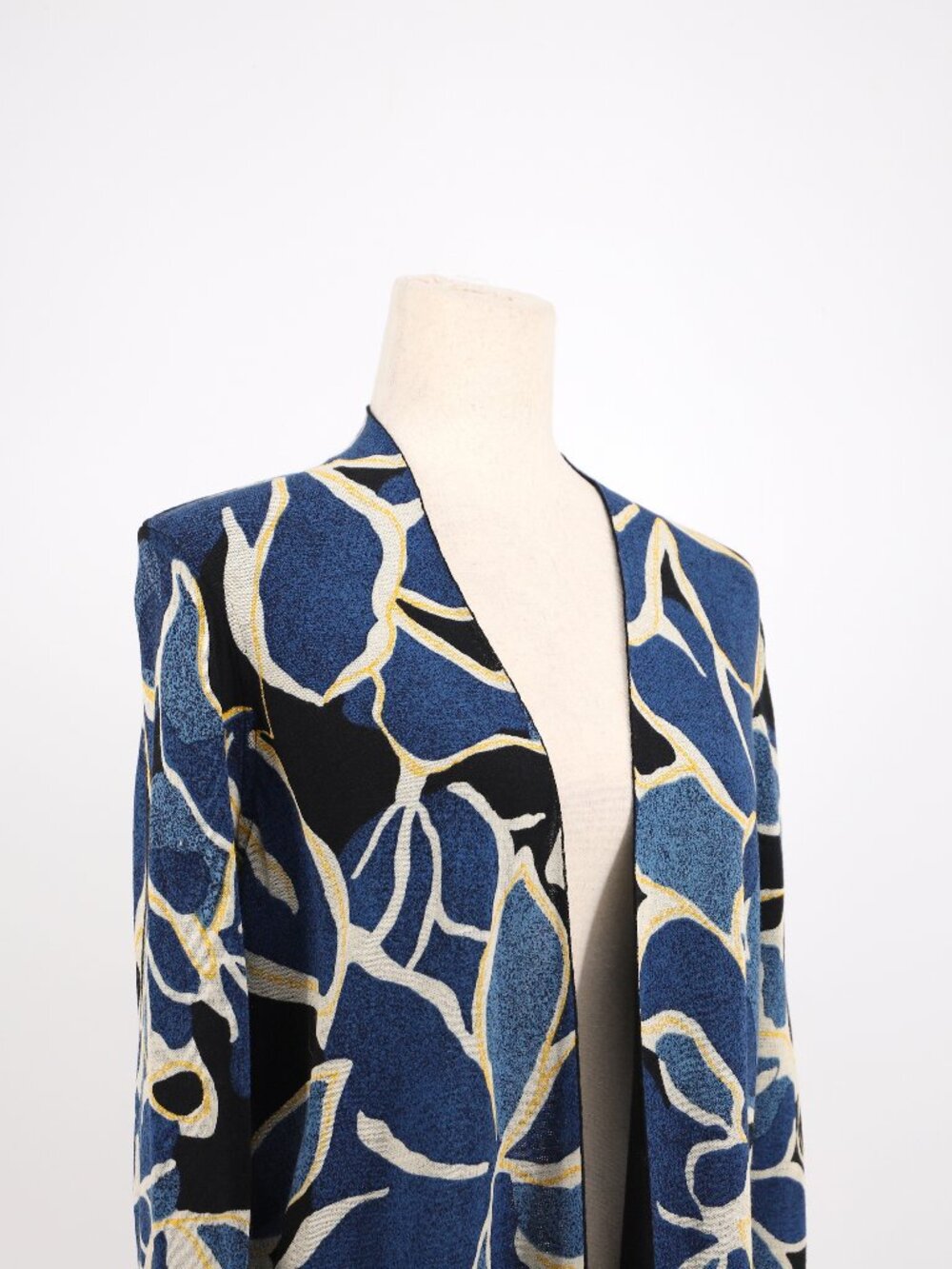 CHICO'S Floral Open Front Knit Cardigan in Blue Size 1/M - Picture 3 of 5